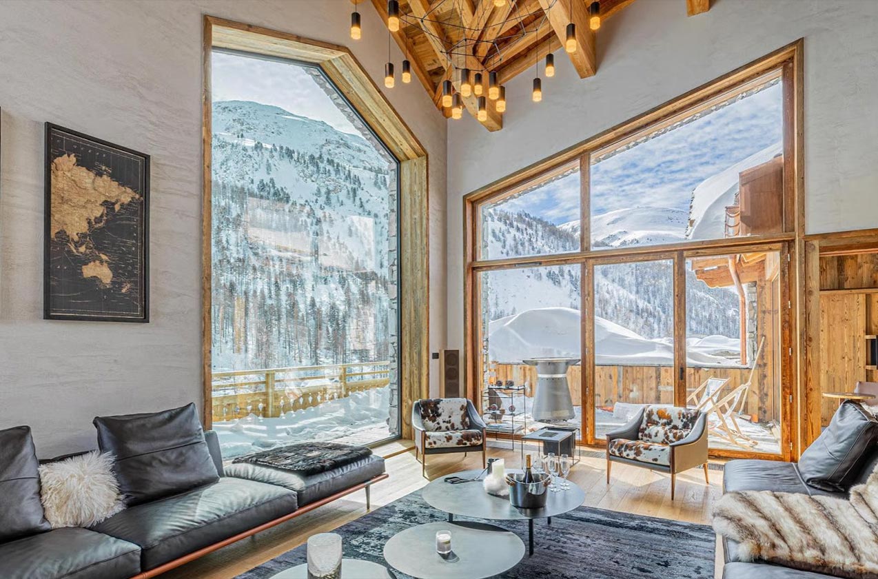 1. Chalet Les Ours – Catered Chalet for Ski Holidays in Val d’Isère (Le Fornet)