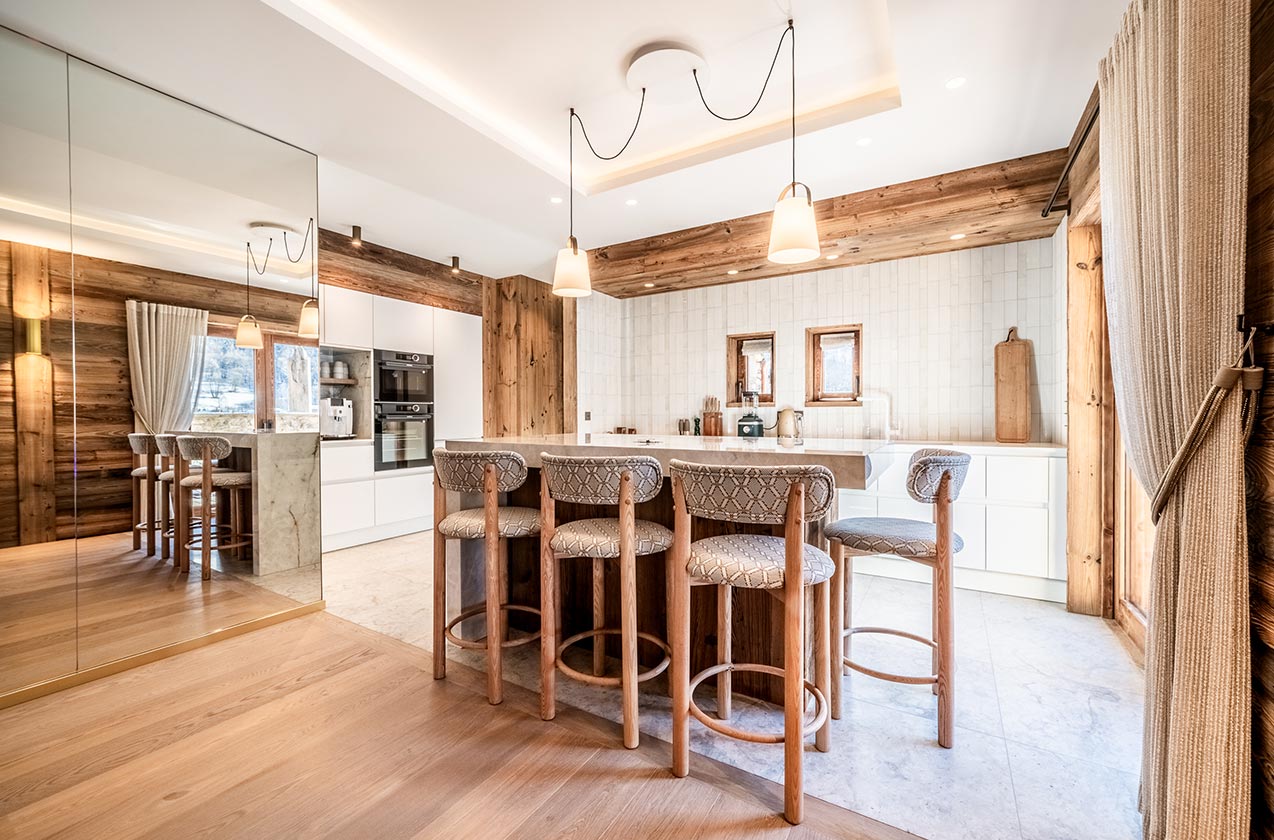 2. Chalet Stormy – A traditional chalet in Méribel Le Raffort